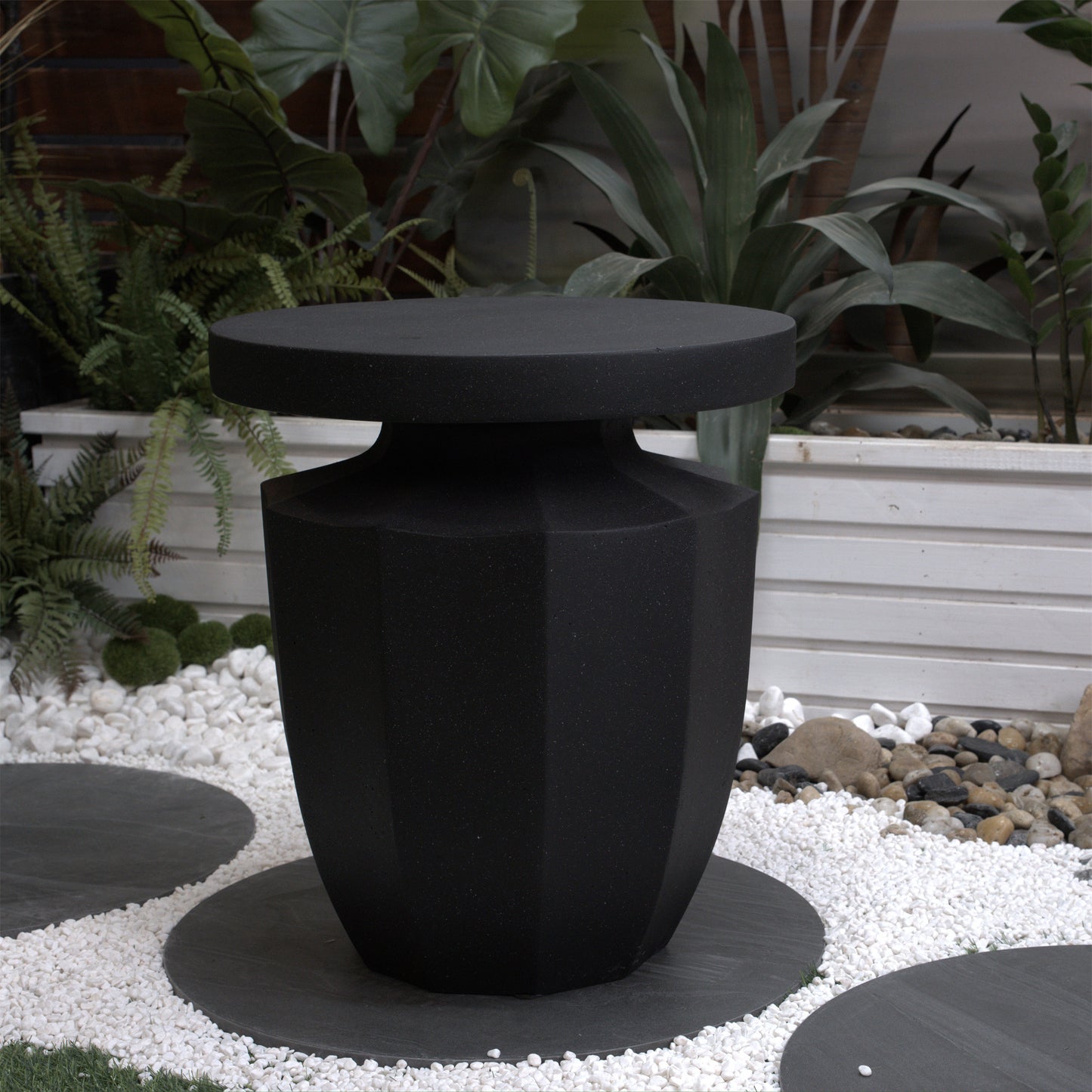 Tenza Garden End Table – 20.3" Faux Terrazzo Accent for Patio or Indoor Decor