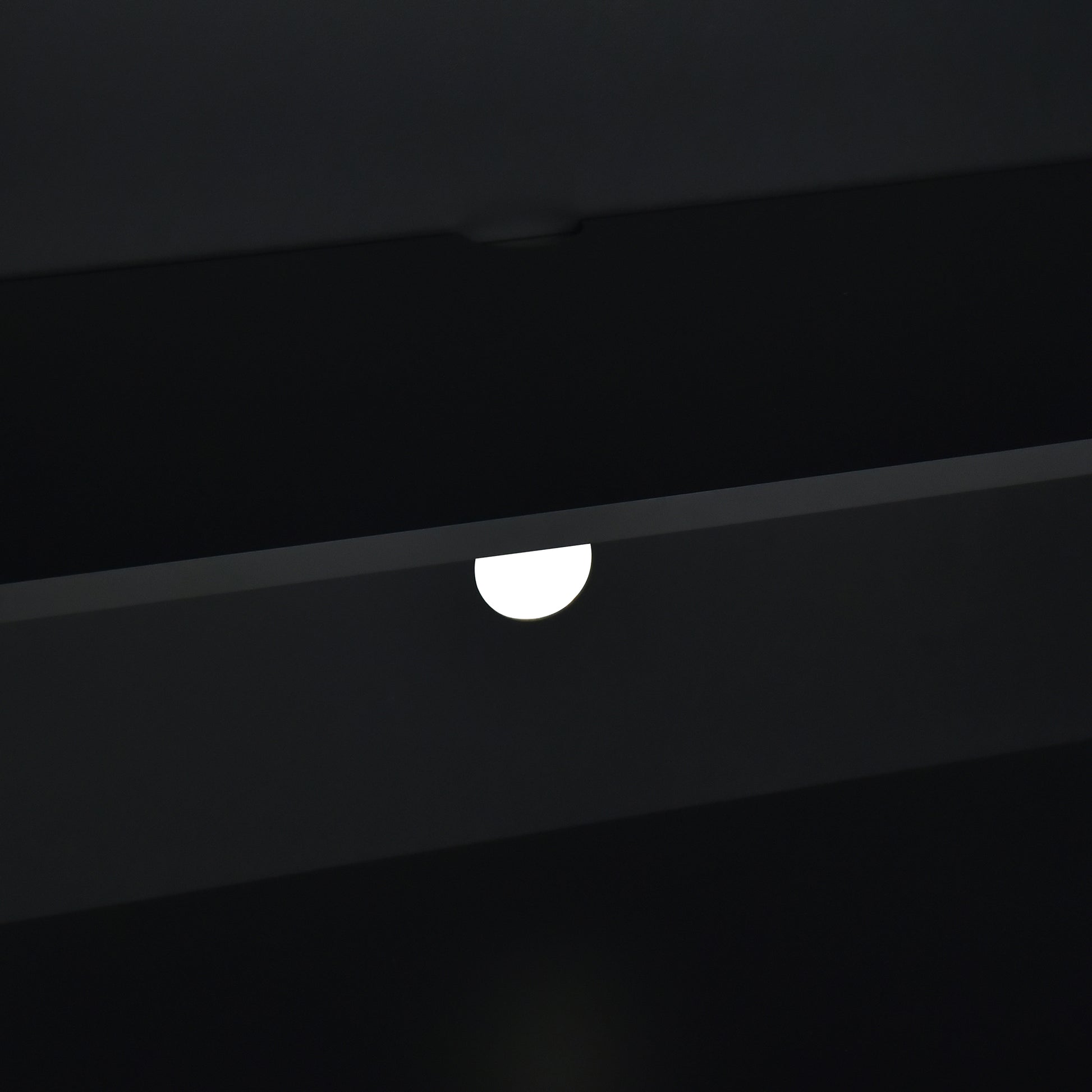 19043557