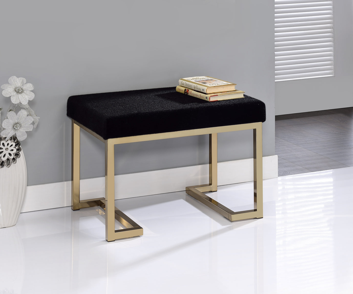 Elmere Ottoman – Onyxweave Top, ChampagneEdge Base