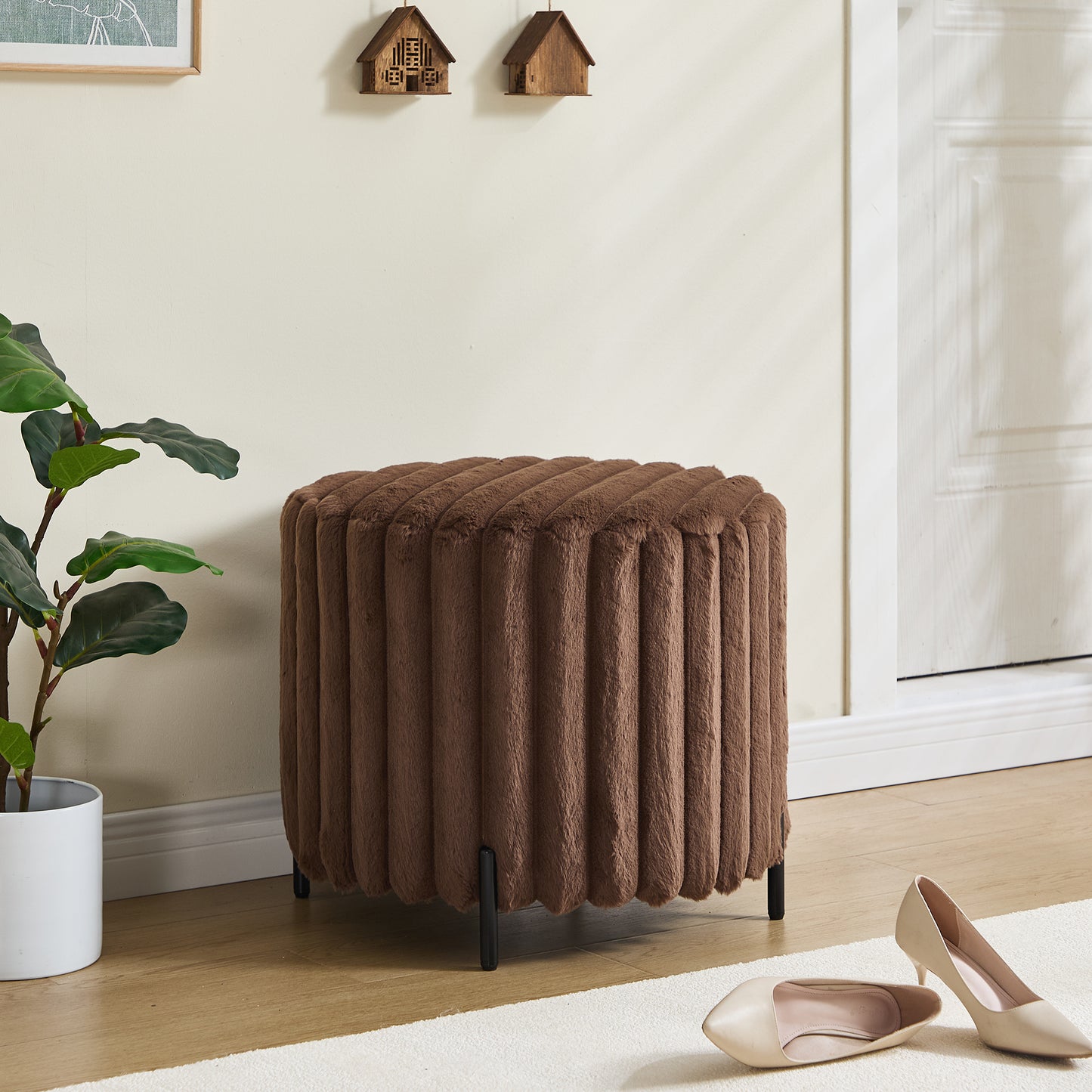 Fyra Ottoman – Mochaplush Brown, Noirline Legs
