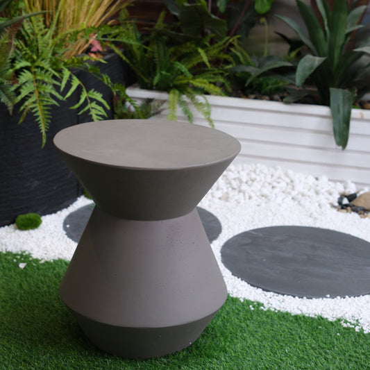 Tenza Garden Table – Faux Terrazzo Finish, Heavy-Duty 18" Accent for Plants or Decor