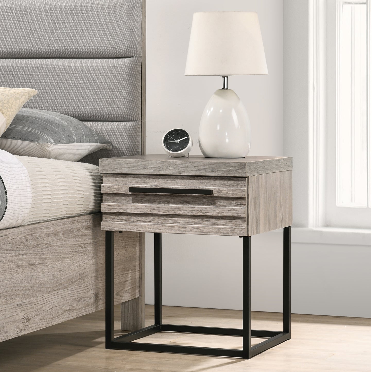 Alveon Stand – Weathered Gray Contemporary Nightstand with Metal Base
